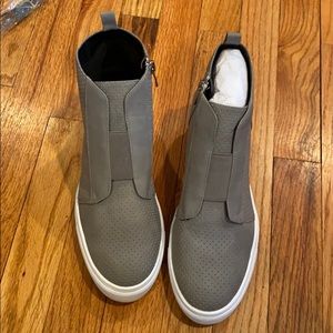 NWT grey perforated sneaker shoes